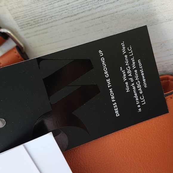 NWT NINE WEST DIANTHA CARRYALL SHOULDER BAG WITH WRISTLET - Picture 5 of 16